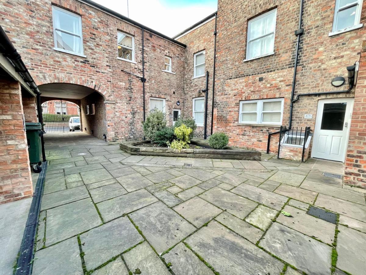 ヨークClifford'S Reach At Bluebridge Court With Free Parkingアパートメント エクステリア 写真